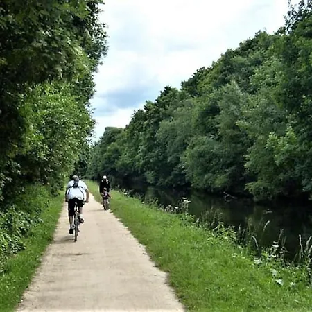 *fl1k* For Your Relaxed & Cosy + Free Parking + Free Fast Wifi * Leeds (West Yorkshire)