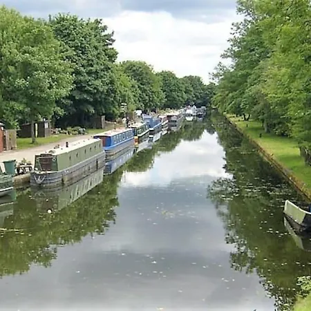 *fl1k* For Your Relaxed & Cosy + Free Parking + Free Fast Wifi Leeds (West Yorkshire)