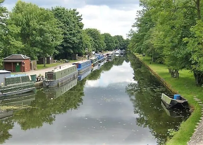 *fl1k* For Your Relaxed & Cosy + Free Parking + Free Fast Wifi Leeds (West Yorkshire)